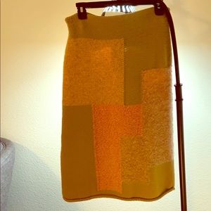 COS fall/winter skirt - new with tag - S size